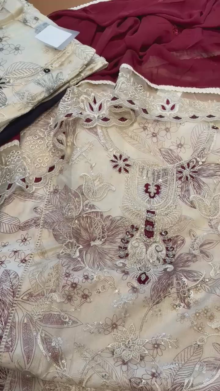🌼 **Floral Embroidery Unstitched Suit  (3 Piece Set)